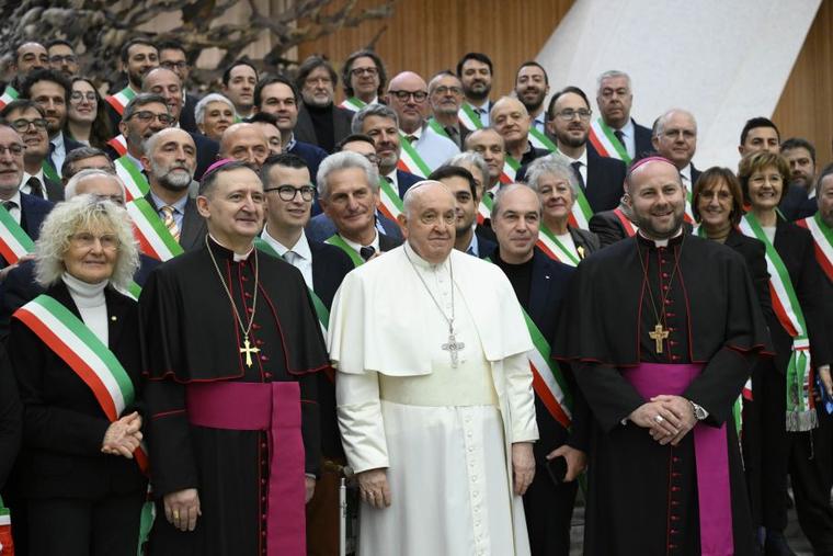 The Pope held an audience on Saturday morning, Dec. 9,  in Paul VI Hall with two delegations who had donated, respectively, the Christmas tree and the Nativity scene be displayed in St. Peter’s Square this year.
