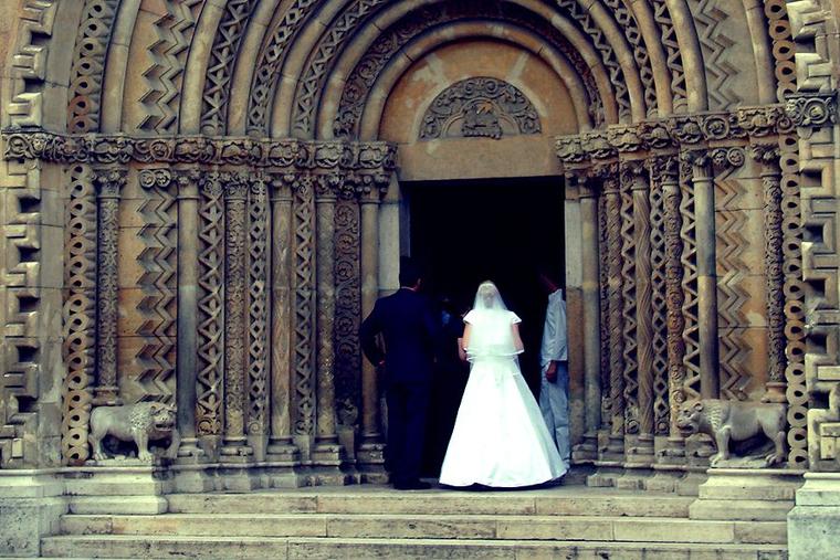 New document makes a number of recommendations regarding marriages between Orthodox and Catholic parties.