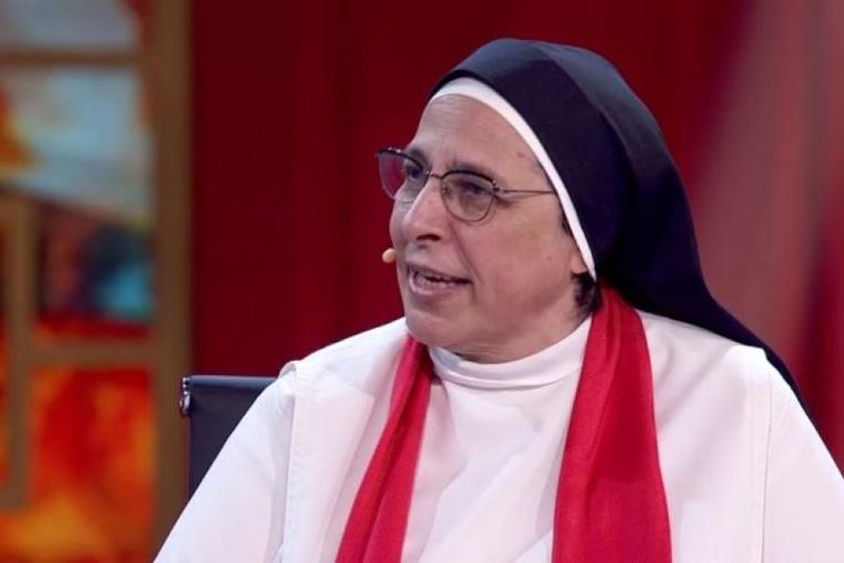 Dominican Sister Lucía Caram on the television program “Cuentos Chinos” (“Tall Tales”) in Spain.