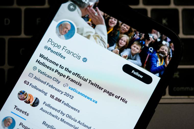 X account (formerly known as Twitter) of Pope Francis is seen on a mobile cellphone.