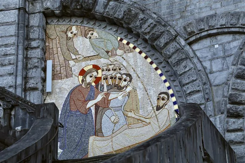 Mosaics by alleged abuser Father Marko Rupnik are displayed throughout the shrine in Lourdes, France. Credit: Courtney Mares/CNA