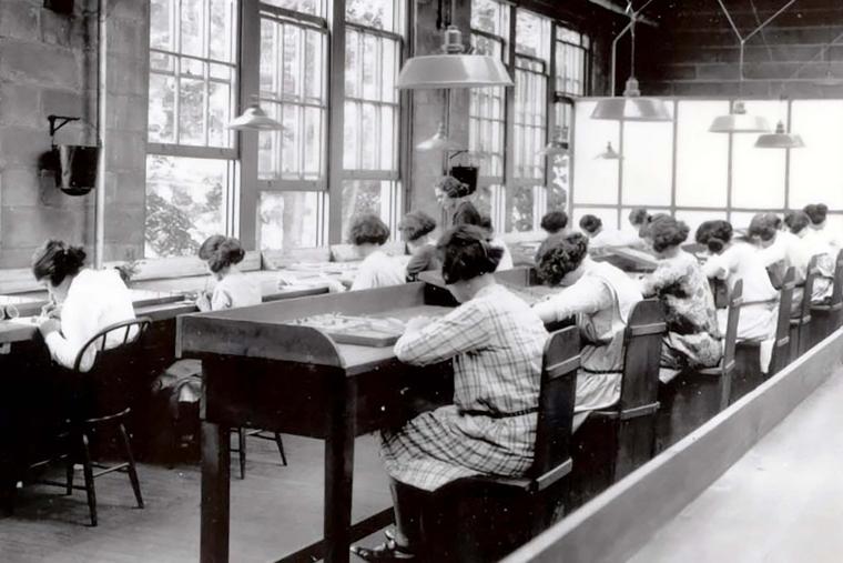‘Radium Girls’ work in a factory of the United States Radium Corporation around 1922