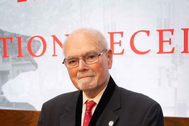 Lee Edwares received the VOC Truman-Reagan Medal of Freedom, at the opening of the Victims of Communism Museum, June 2022.  This medal is the highest honor from the Victims of Communism Memorial Foundation, which he co-founded in 1994.
