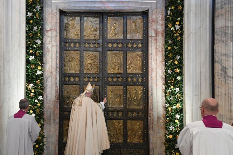 Pope Francis closes the Holy Door at St. Peter’s Basilica to mark the end of the Jubilee of Mercy, on Nov. 20, 2016, at the Vatican. That Holy Door reopens for the Jubilee of Hope on Dec. 24, 2024.