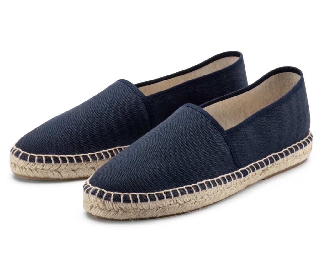 A pair of navy blue canvas espadrilles with jute-wrapped soles, perfect as men’s summer footwear, photographed against a white background.