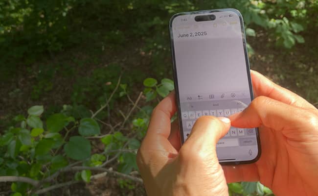 Replace Scrolling With Microjournaling | The Art of Manliness