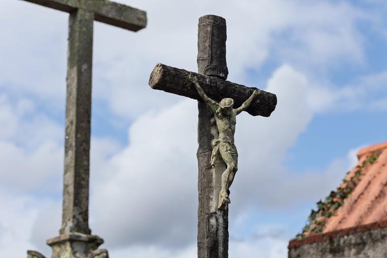 ‘For this is why Christ died and came to life, that he might be Lord of both the dead and the living’ (Romans 14:9).