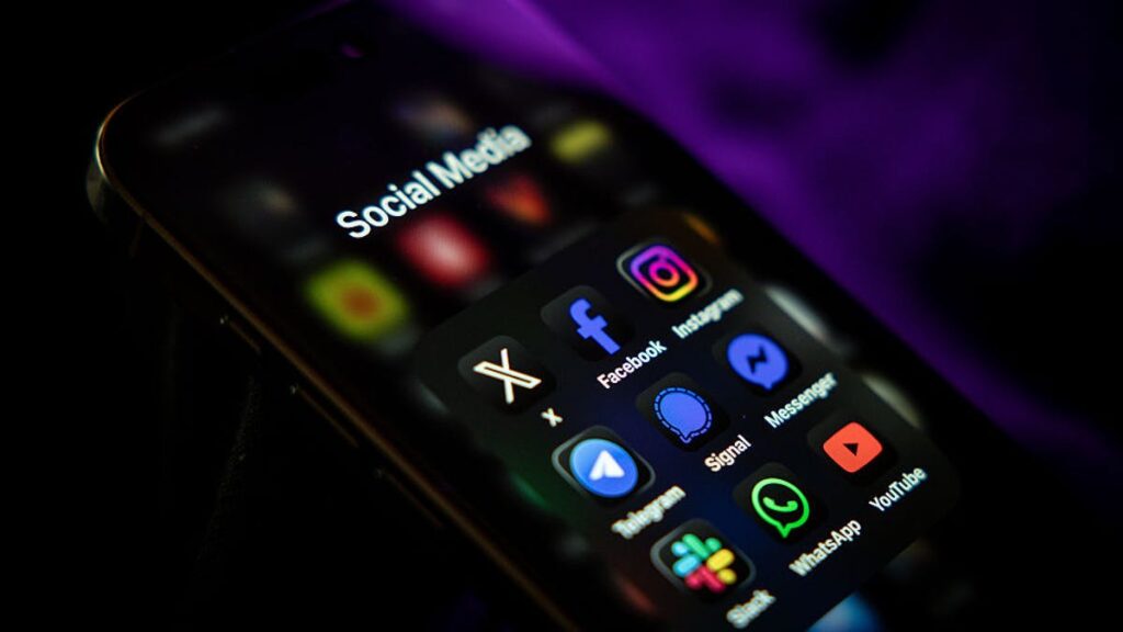 France’s National Assembly Approves Ban On Social Media For Those Under 15 Years Old