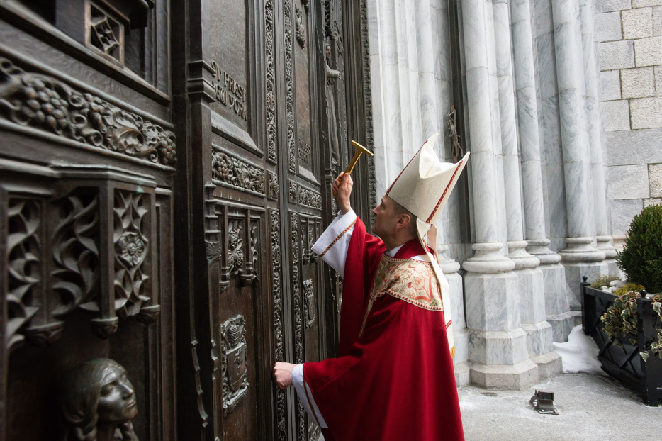 Archbishop Hicks just prior to entering St. Patrick’s Cathedral. | Credit: Jeffrey Bruno/EWTN News