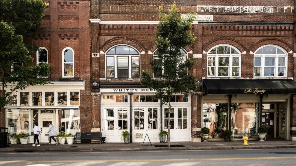 Americans Are Moving Here In Droves. Spend A Day Here And You’ll See Why.