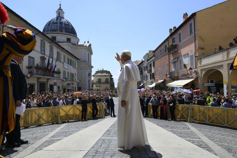 Pope Leo XIV waves to the faithful gathered at the Piazza della Libertà at Castel Gandolfo for his Sunday Angelus on Aug. 16, 2026.