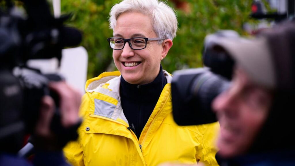 GOP Challenger Edges Dem Governor In Deep-Blue State