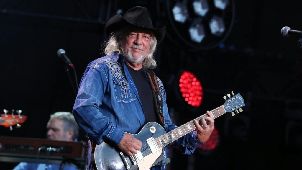 Country Music Hall Of Famer Behind ‘Straight Tequila Night’ Dead At 71